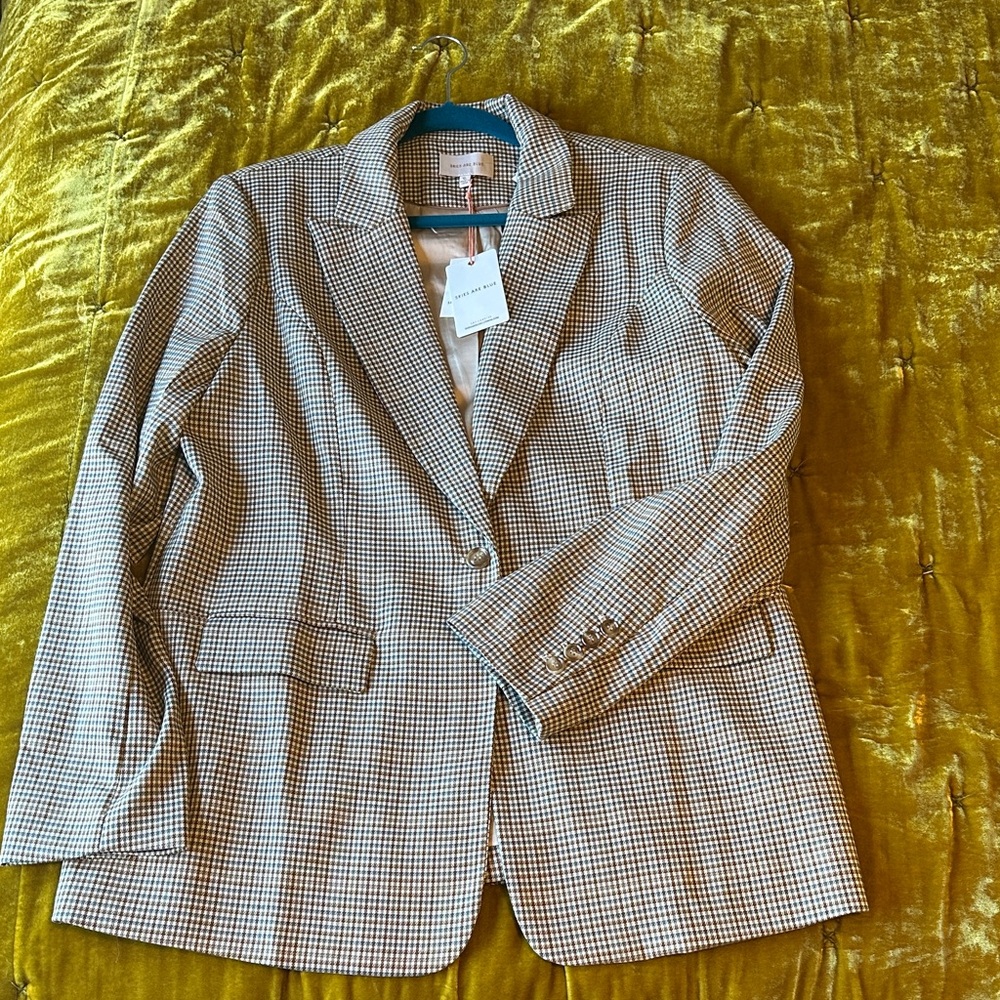 Skies Are Blue Houndstooth Blazer in Brown and Cream
